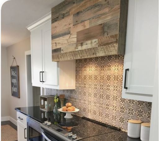 wood backsplash Berry Kitchen